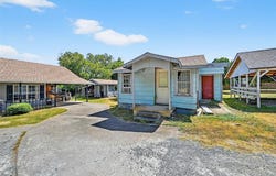 602 1/2 W Grand Street, Whitewright, TX 75491