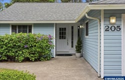 205 NW Lancer St, Lincoln City, OR 97367