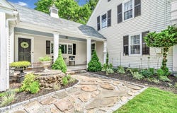 81 N Mill St, Holliston, MA 01746