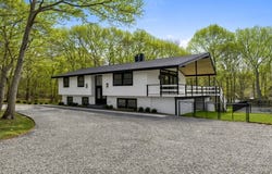 105 Old Riverhead Road West, Hampton Bays, NY 11946