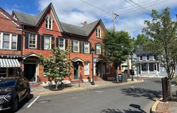 39 N 7th Street, Stroudsburg, PA 18360