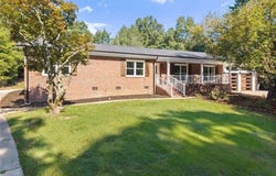 1492 Burns Drive NE, Gainesville, GA 30501