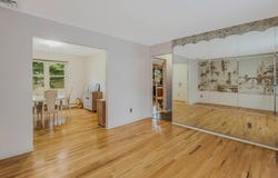 8 Lawrence Court, Syosset, NY 11791
