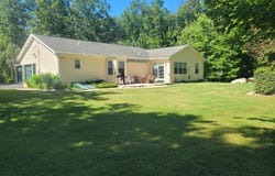 406 E Mountain Side Drive, Sugarloaf, PA 18249
