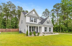 6939 Running Fox Road, Hope Mills, NC 28348