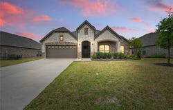440 Strait Lane, Waxahachie, TX 75165
