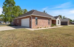 850 Silver Leaf  LN, Siloam Springs, AR 72761