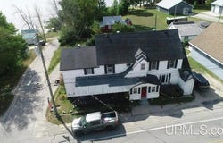 17345 Main St, Curtis, MI 49820