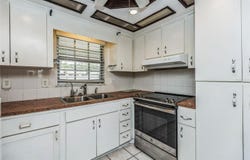 122 N KINGS AVENUE, BRANDON, FL 33510