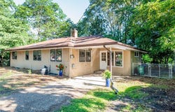888 Highway 36 W, Roseville, MN 55113