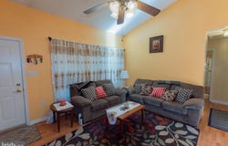 110 LIMITED Drive, RANSON, WV 25438