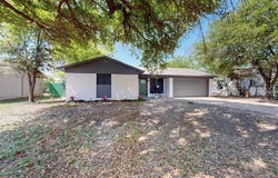 128 SE Gardens Boulevard, Burleson, TX 76028