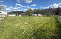 208 Maple Street, Hamlin, WV 25523