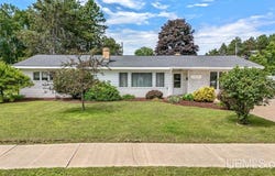 1510 S 17th, Escanaba, MI 49829