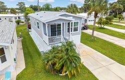 44 CROWN POINT Drive, NOKOMIS, FL 34275