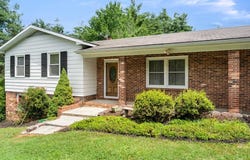 103 Grand Oaks Ln, Independence, VA 24348