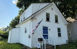 32 Warren Street, Rockland, ME 04841