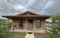 106 Los Sauces St, Eagle Pass, TX 78852