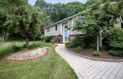 25 Mandys Pl, Swansea, MA 02777
