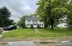 14 Wheelwright Rd, Barre, MA 01005