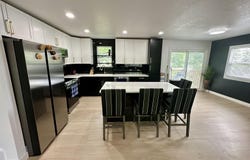 809 Knob Hill Drive, Des Moines, IA 50317