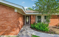 810 Vogel Dr, Lockhart, TX 78644