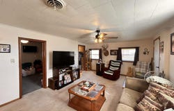 913 W Walnut Street, Bloomfield, IA 52537