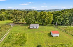 40 Edwards Road, Irvine, KY 40336