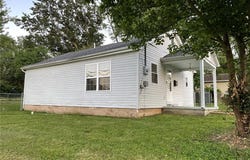 211 N Davis Street, Cuba, MO 65453