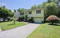 52 Urquhart Street, Cranston, RI 02920