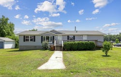 101 Metcalf Street, Maxwell, IA 50161