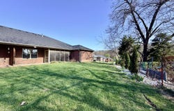 1207 Raymond Ct, Boonville, MO 65233
