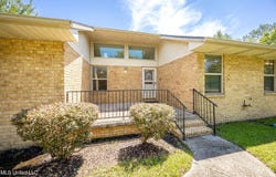 19 Davis Bayou Circle, Ocean Springs, MS 39564