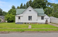 2029 Ridge Street, McBride, MI 48852