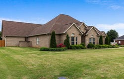 3105 W McGuire Dr, Muscle Shoals, AL 35661