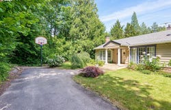 7450 SW CANYON RD, Portland, OR 97225