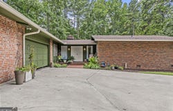 844 Sherwood, Elberton, GA 30635
