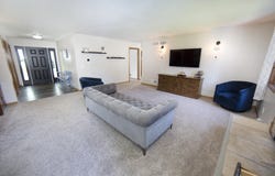W208n16591 Celtic Ct, Jackson, WI 53037