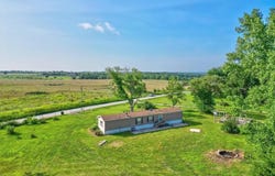 24910 S Oak Avenue, Peculiar, MO 64078
