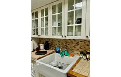 909 W 80th Pl, Hialeah, FL 33014