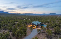 102 Spanish Peaks Road, Arroyo Hondo, NM 87513