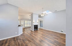 1961 E Brownstone, Decatur, AL 35603