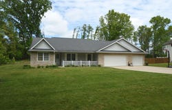 32718 Robin Road, Paw Paw, MI 49079