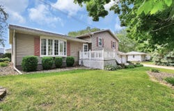 811 SW 9th Avenue, Independence, IA 50644