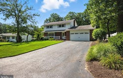 2221 MISTLETOE LANE, MILLVILLE, NJ 08332