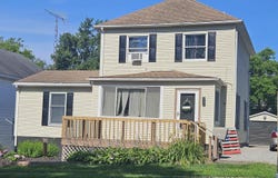 117 S MILL Street, Harrisburg, IL 62946-1914