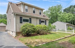 5 Harding Street, Coventry, RI 02816