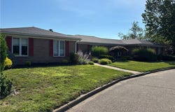 403 Hillcrest Drive NE, New Philadelphia, OH 44663