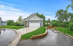 201 Mccarrons Place W, Roseville, MN 55113