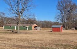 1105 HWY 77, PARIS, TN 38242
